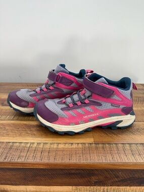 Merrell Youth Hiking Shoes – Purple/Pink – Trail Style 5 US / Eu37